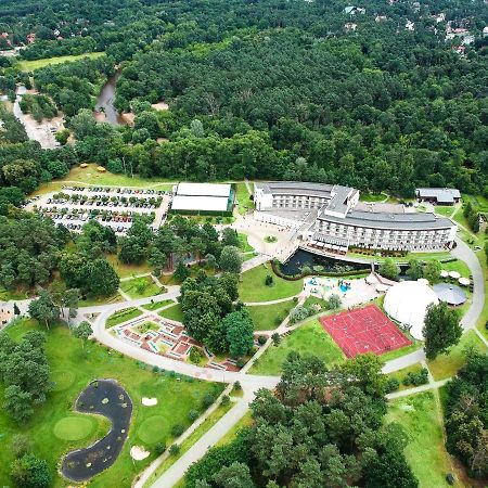 Holiday Inn Resort Warsaw Jozefow By Ihg Εξωτερικό φωτογραφία