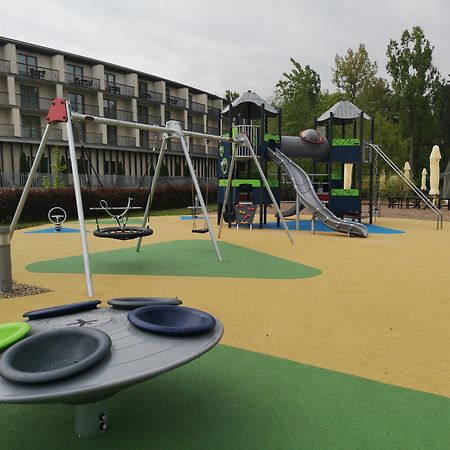 Holiday Inn Resort Warsaw Jozefow By Ihg Εξωτερικό φωτογραφία