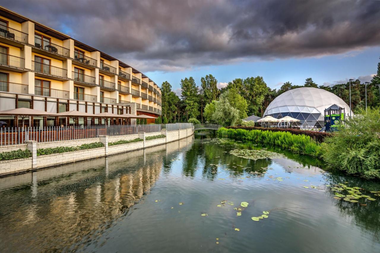 Holiday Inn Resort Warsaw Jozefow By Ihg Εξωτερικό φωτογραφία