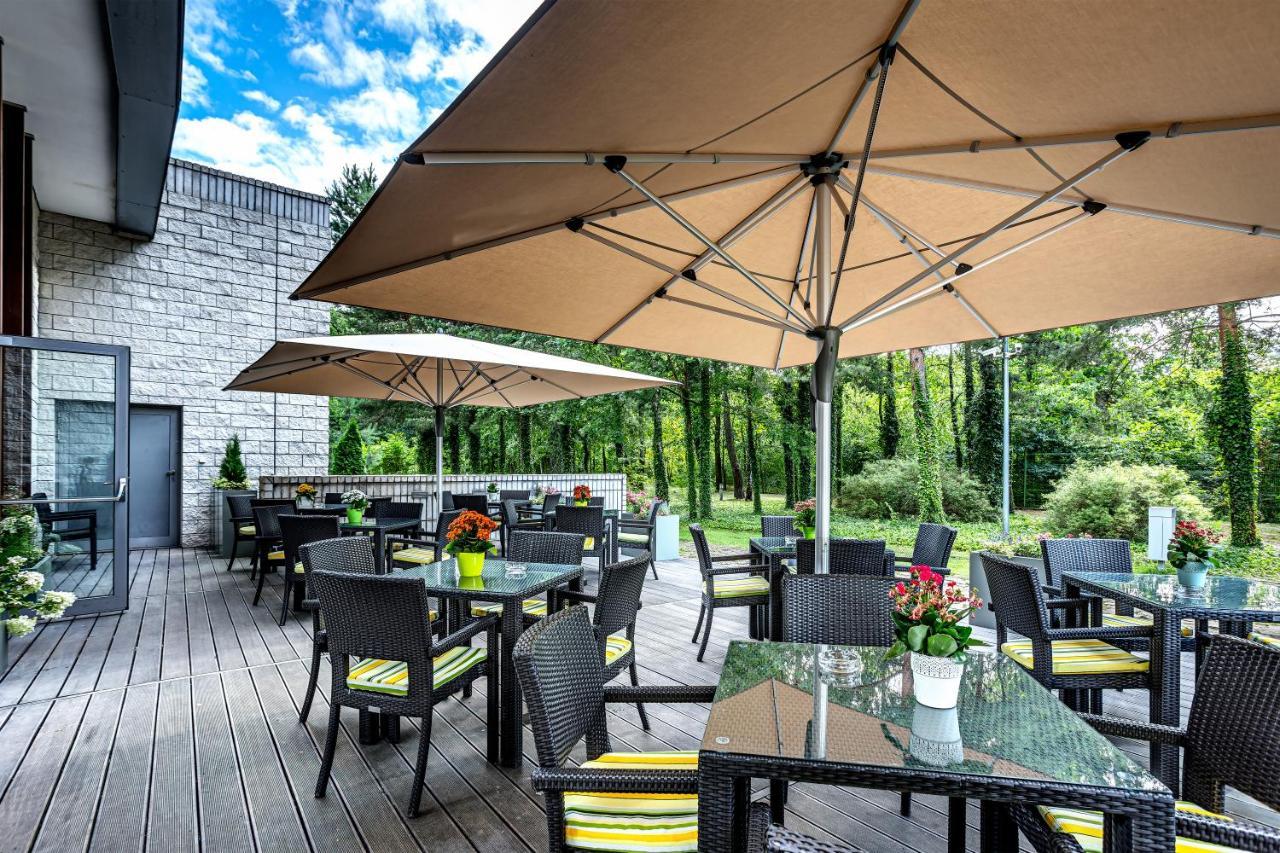 Holiday Inn Resort Warsaw Jozefow By Ihg Εξωτερικό φωτογραφία