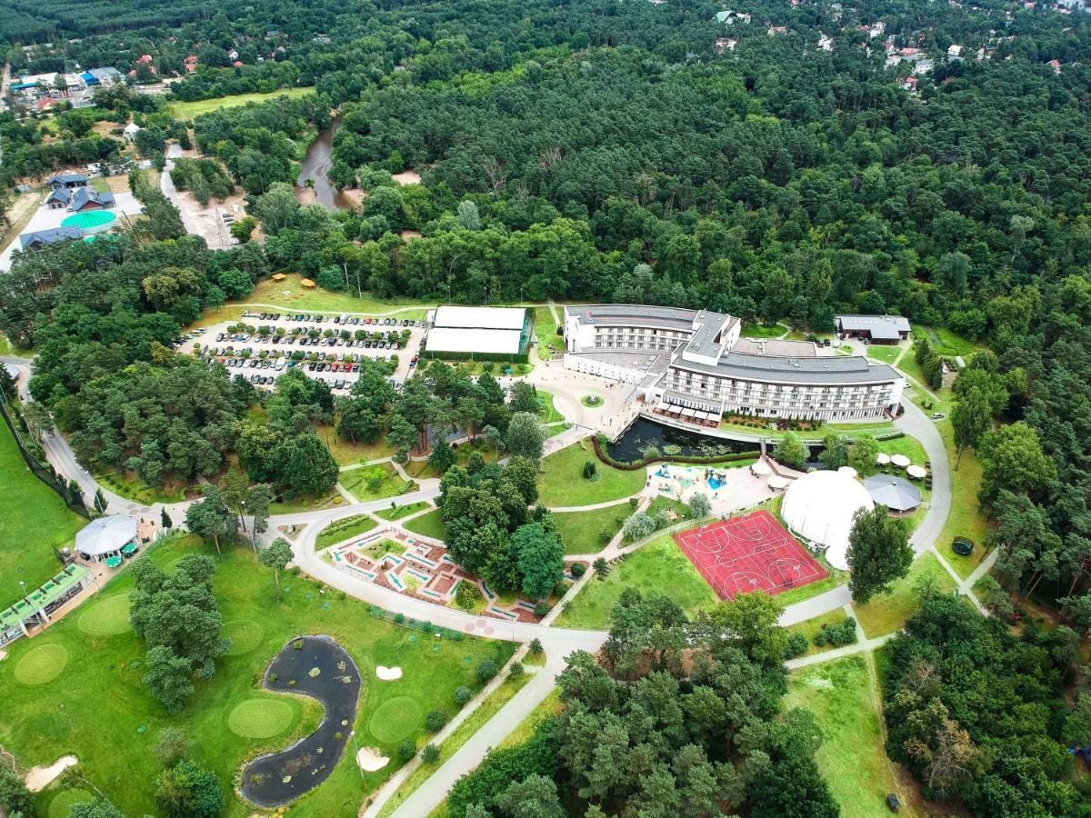 Holiday Inn Resort Warsaw Jozefow By Ihg Εξωτερικό φωτογραφία
