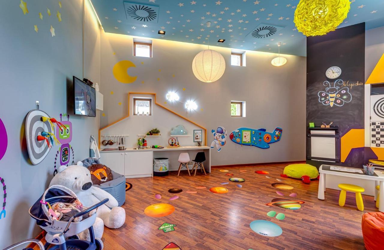 Holiday Inn Resort Warsaw Jozefow By Ihg Εξωτερικό φωτογραφία