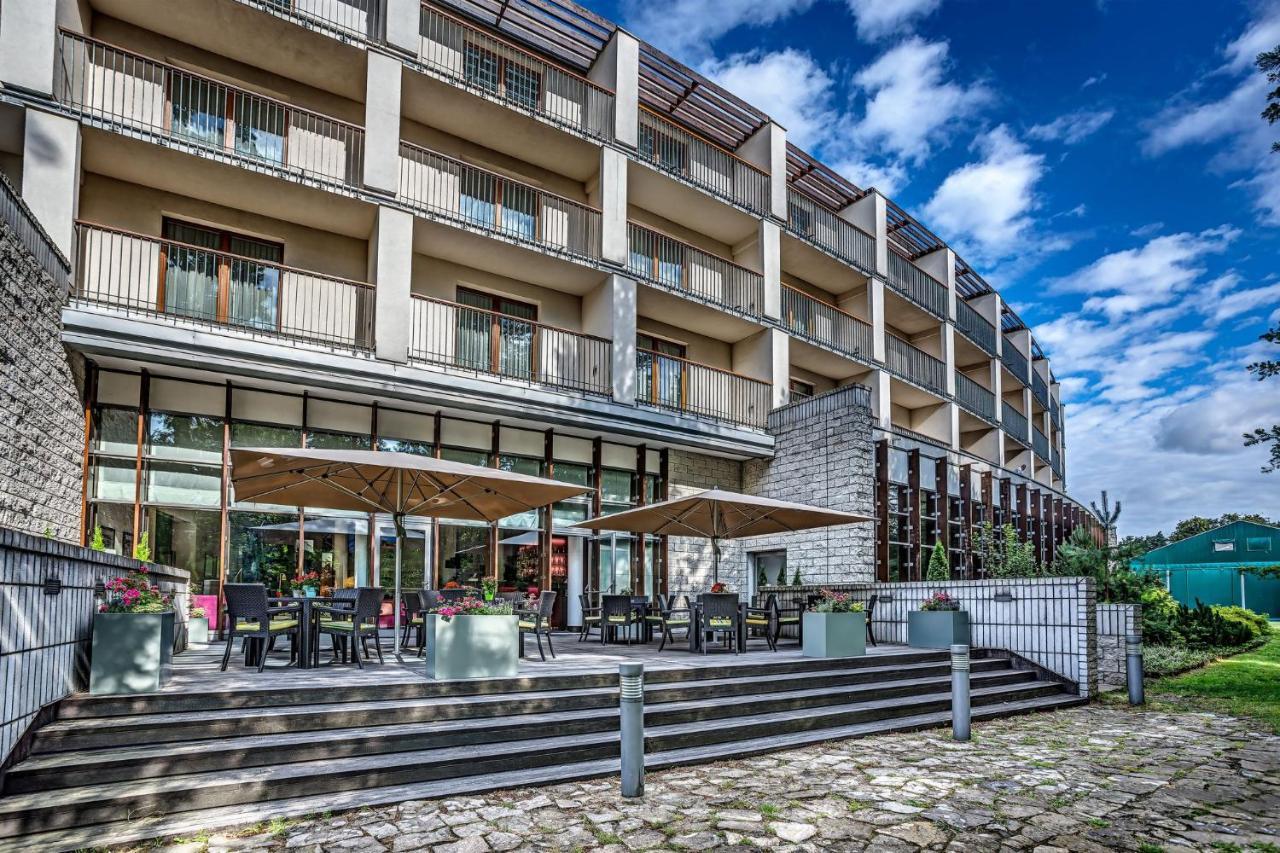 Holiday Inn Resort Warsaw Jozefow By Ihg Εξωτερικό φωτογραφία