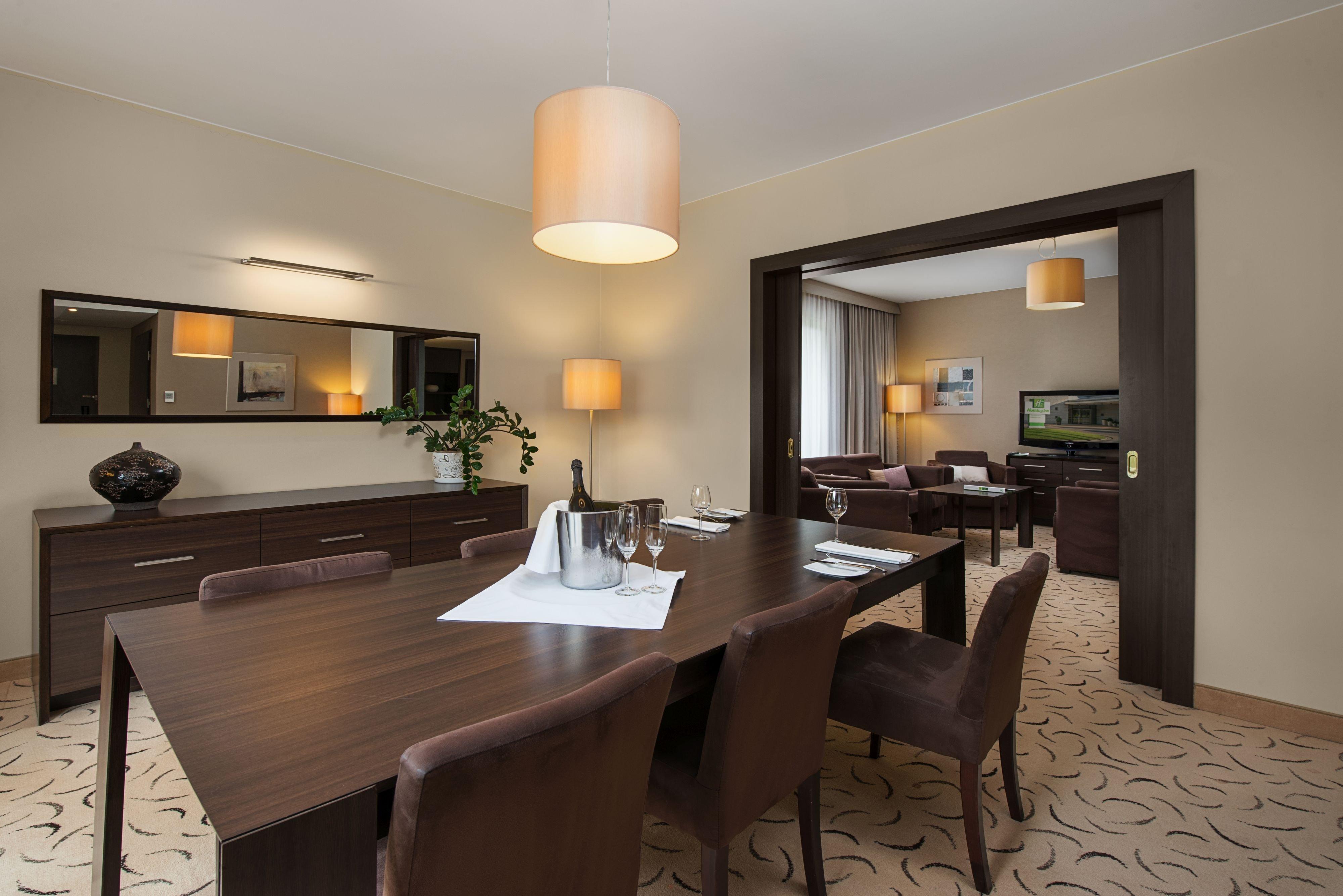 Holiday Inn Resort Warsaw Jozefow By Ihg Εξωτερικό φωτογραφία