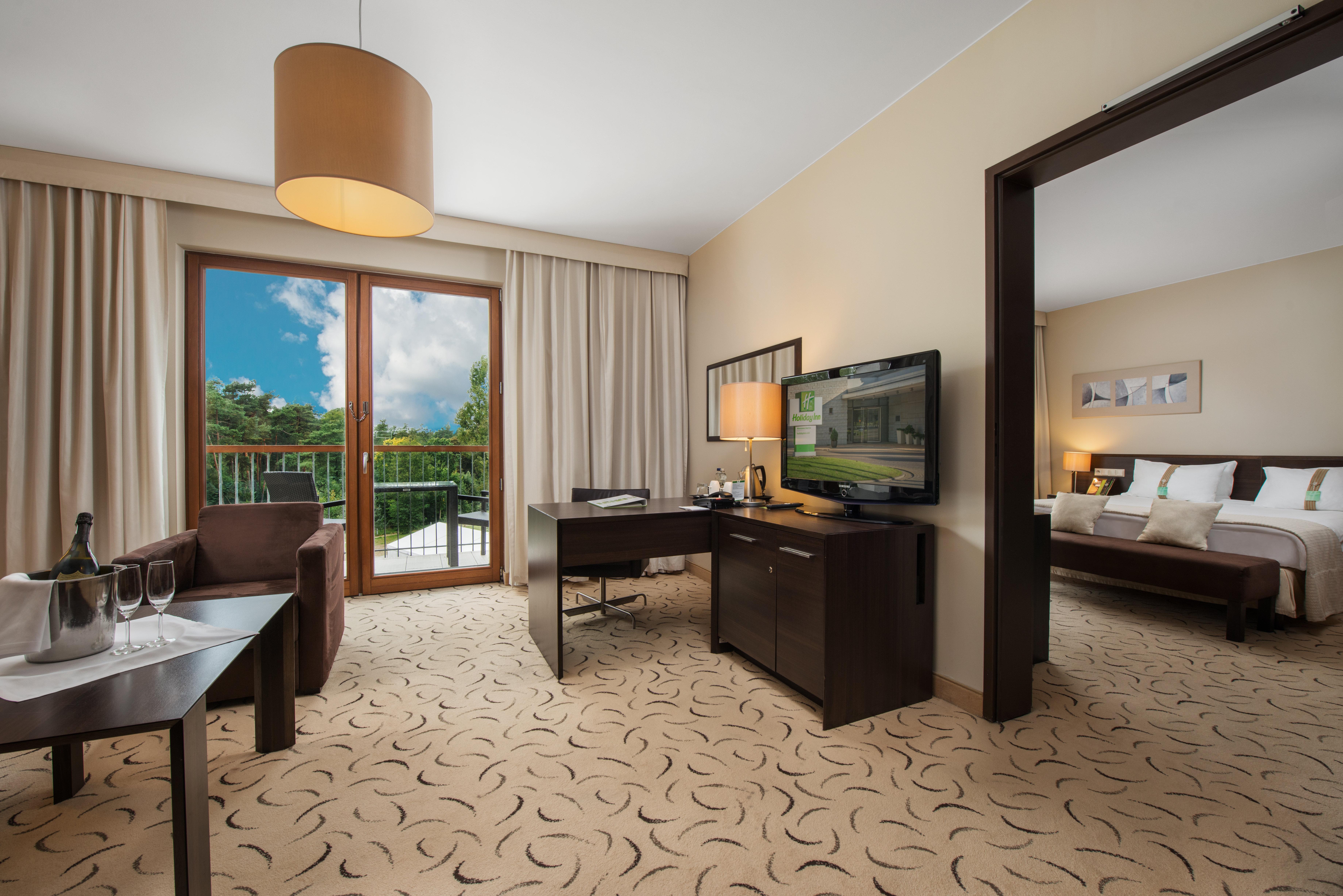 Holiday Inn Resort Warsaw Jozefow By Ihg Εξωτερικό φωτογραφία